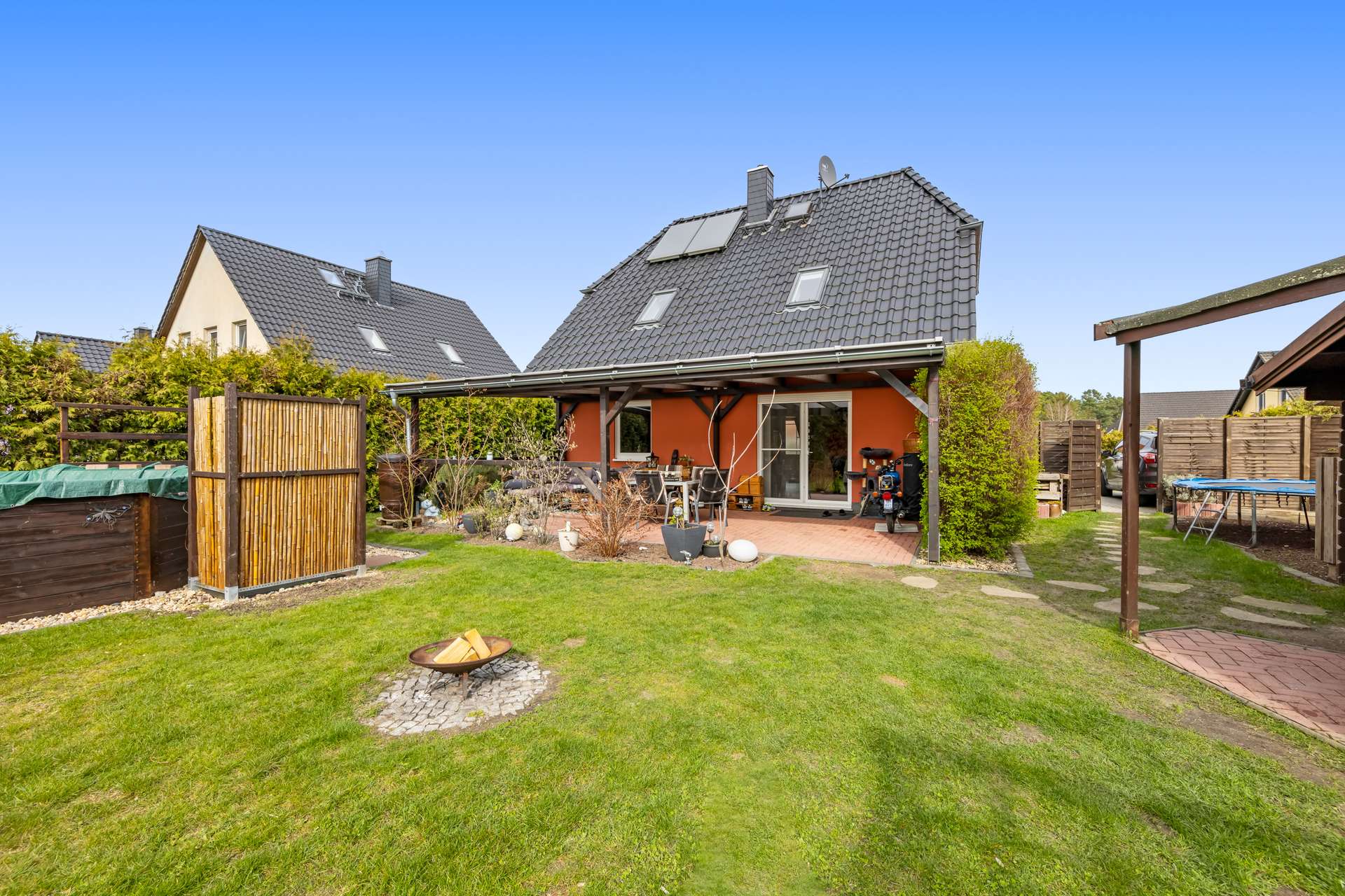 Hochwertiges Wohnen in sicherer Umgebung: Einfamilienhaus mit 124 m² modernem Komfort in Zeesen!