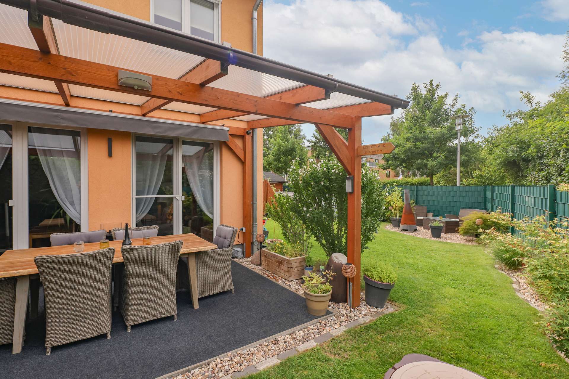 Your own garden and a relaxed daily life — your family home in Altglienicke