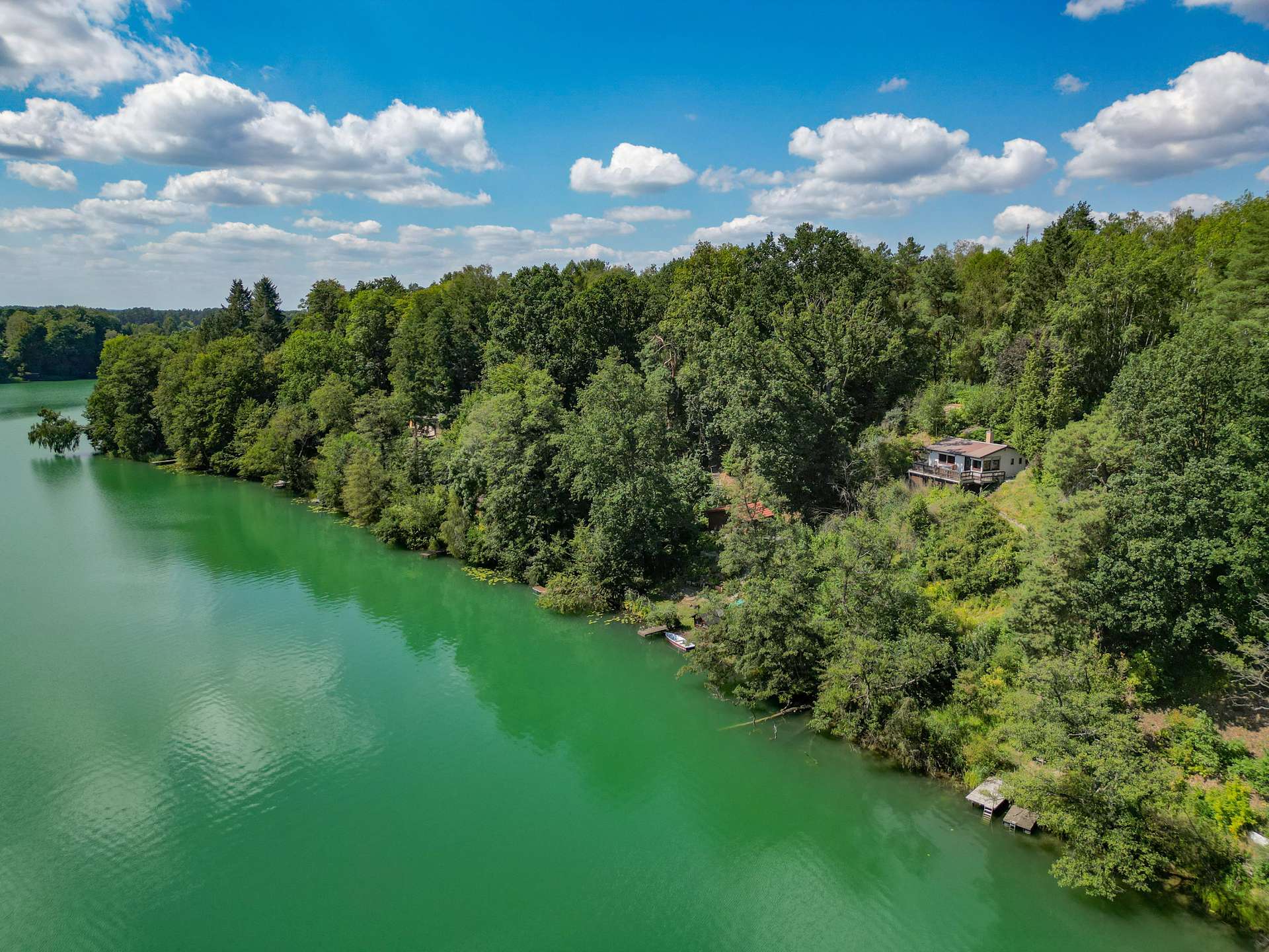 Wasserblick, frische Luft und Seezugang gefällig? Riesen Freizeitgrundstück mit Bungalow am Üdersee!