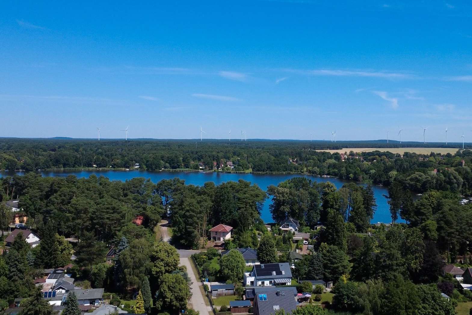 Family, freedom & quality of life—within walking distance of the lake, with easy access to Berlin
