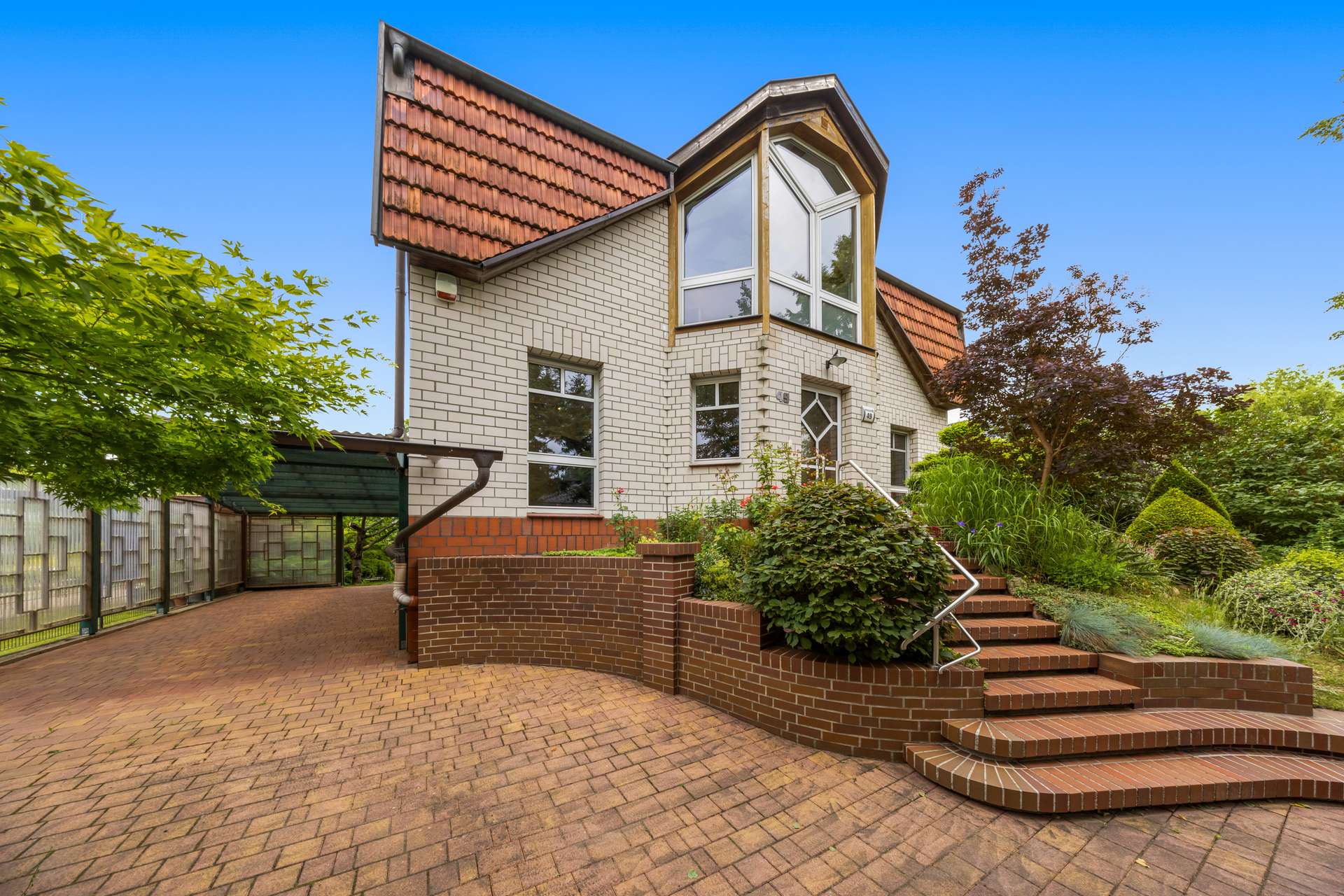 VERKAUFT: Verwöhn-Highlights in besonderem Ambiente auf 150 m² - Einfamilienhaus mit Garten in Neuenhagen