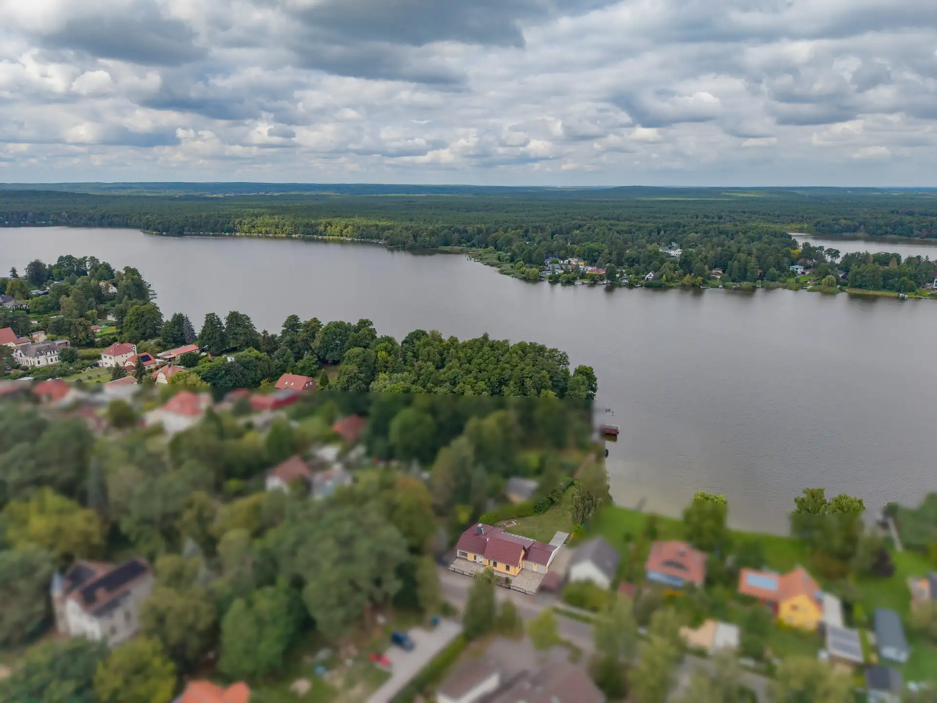 Dein Platz am Wasser – großzügiges Einfamilienhaus mit Garten, Steg und viel Raum für neue Ideen