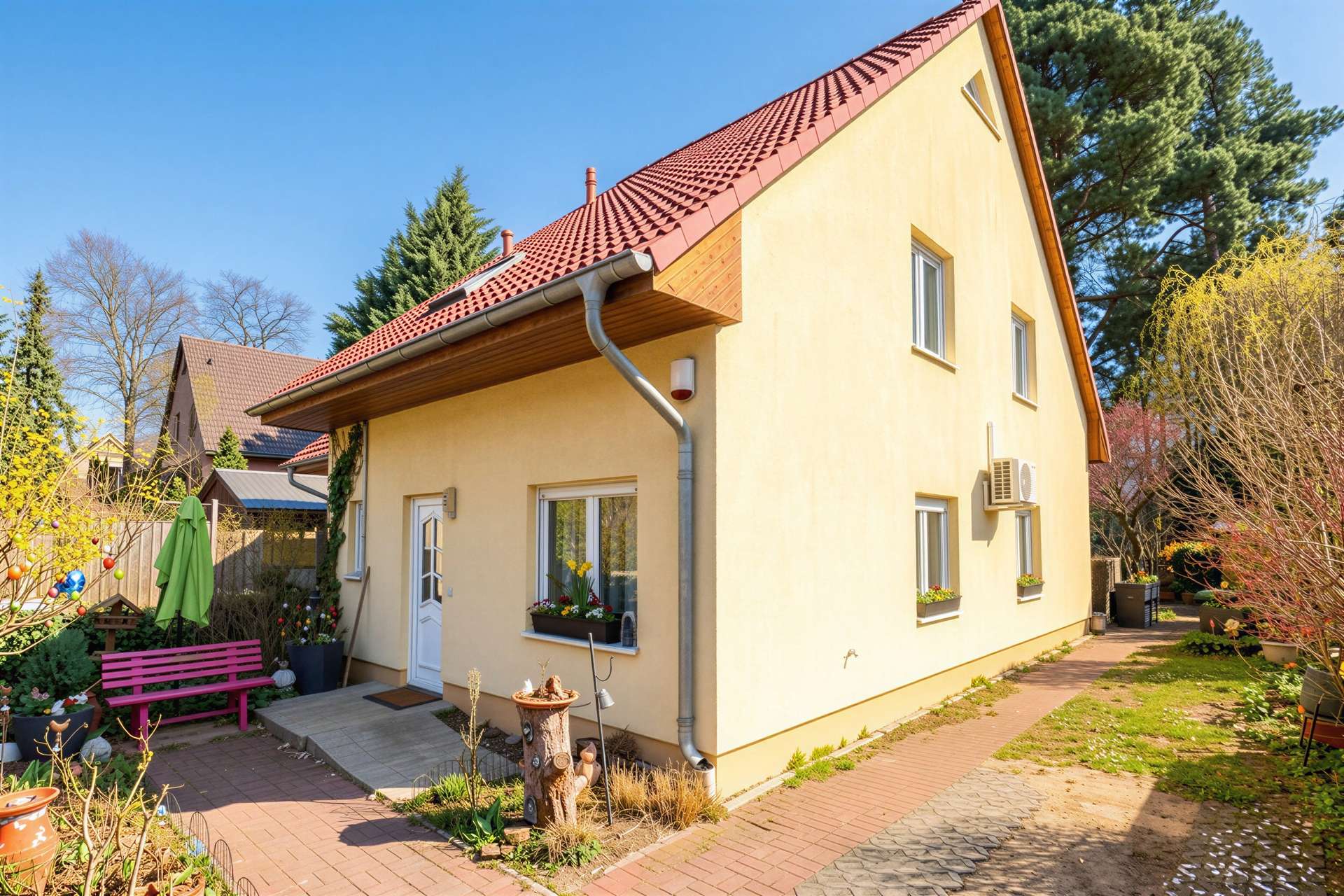VERKAUFT: FAMILIENIDYLLE VOR DEN TOREN BERLINS - DOPPELHAUSHÄLFTE MIT GARTENPARADIES IN SCHÖNEICHE
